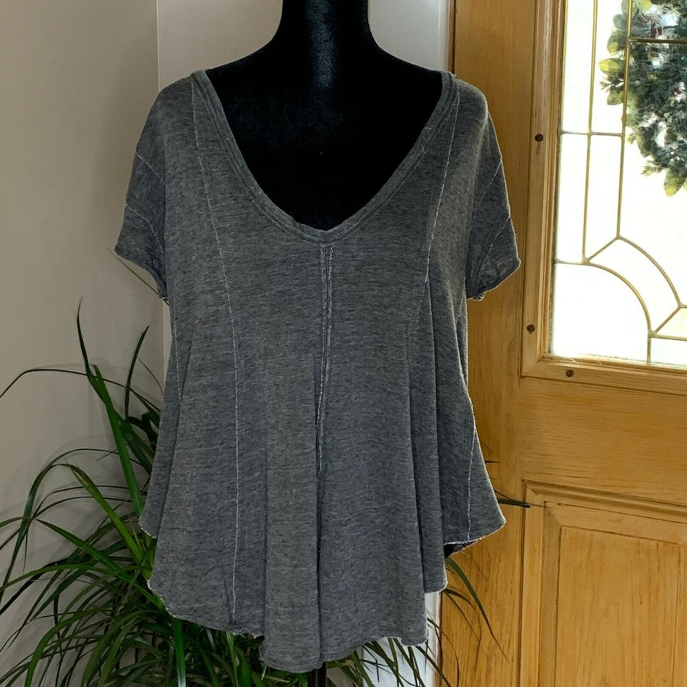 We The Free Gray V Neck Short Sleeve Tunic Top Loose Fit Women Extra Small